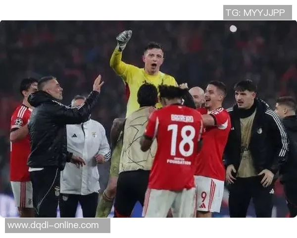 英超激战：拜仁与本菲卡平局绝杀瞬间引发全场狂欢点评