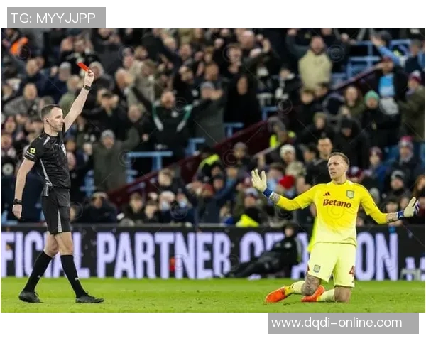 足总杯精彩对决拜仁4-0战胜尤文图斯争议判罚引发热议 足总杯精彩对决拜仁4-0战胜尤文图斯争议判罚引发热议